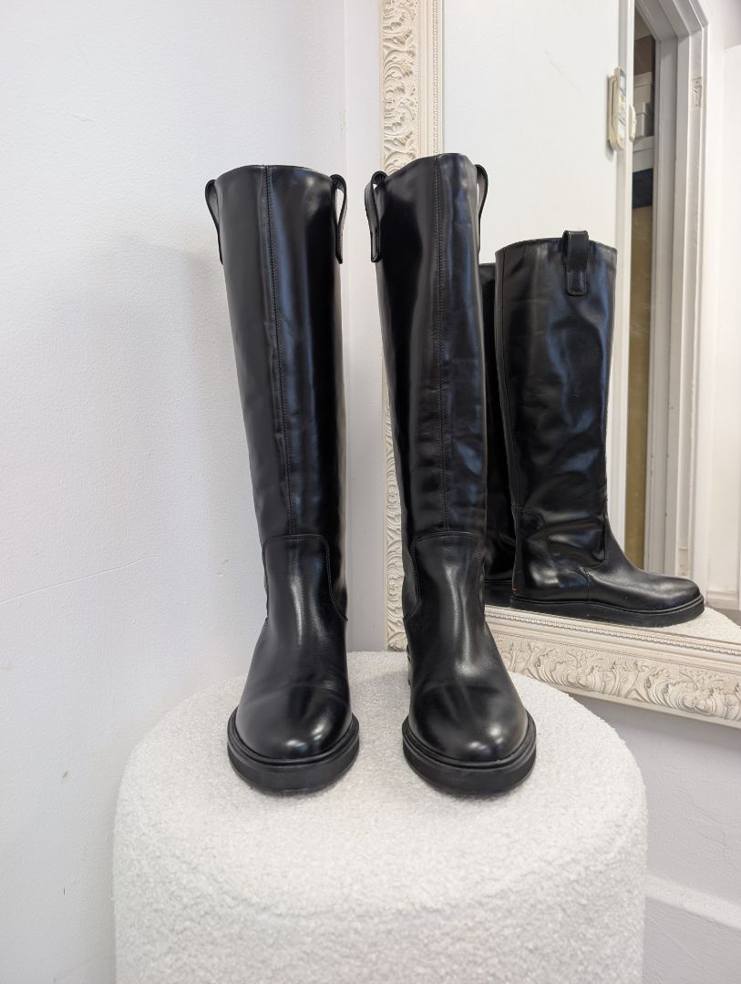 Aeyde Henry Knee High Boots. Size 38.