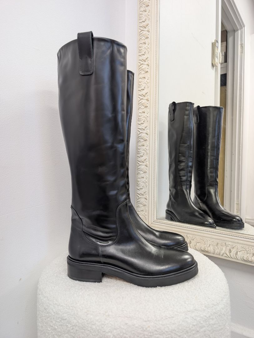 Aeyde Henry Knee High Boots. Size 38.