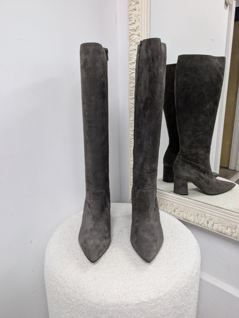 Fabio Rusconi Struzzo Grey Suede Boots. Size 39.