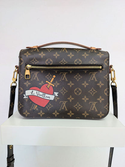 Louis Vuitton Metis Canvas Cross Body Bag