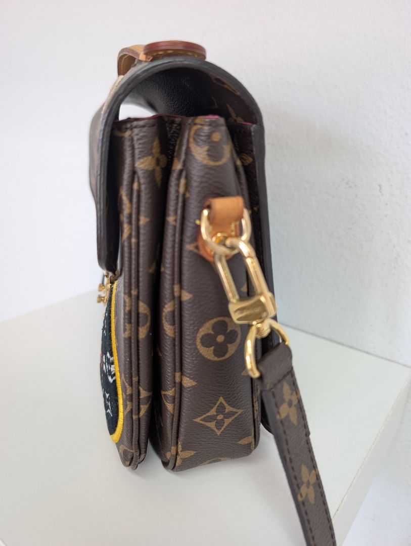 Louis Vuitton Metis Canvas Cross Body Bag