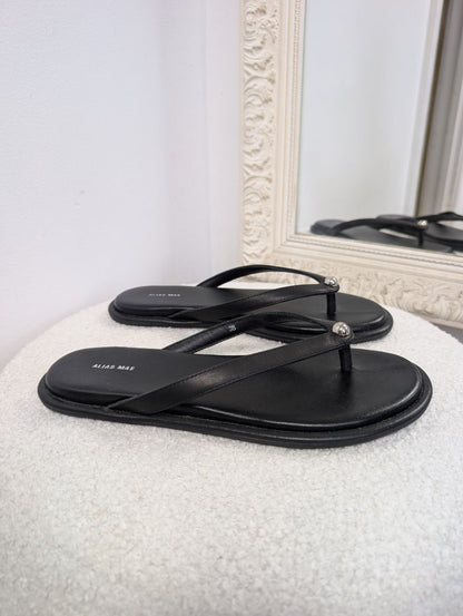 Alias Mae Tula Leather Thongs, Size 38.