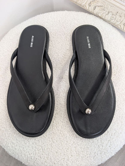 Alias Mae Tula Leather Thongs, Size 38.