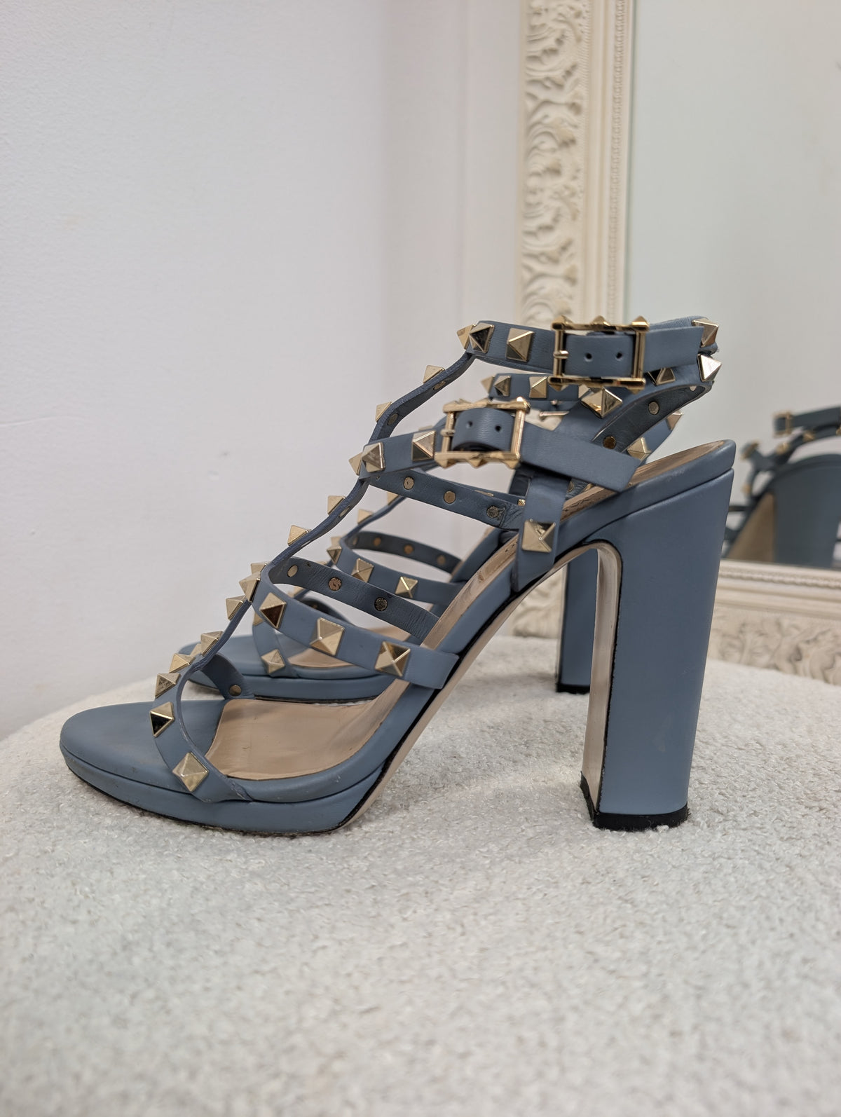 Valentino Garavani  Blue Cage Block Heels. Size 38.