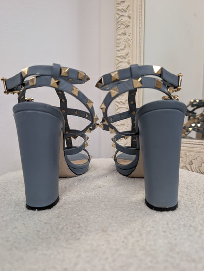 Valentino Garavani  Blue Cage Block Heels. Size 38.