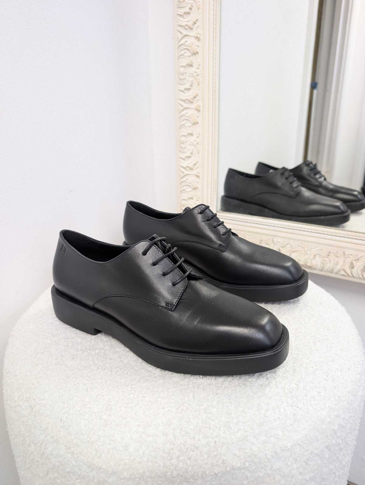 Emporio Armani Lace Up Derby Shoes. Size 38.