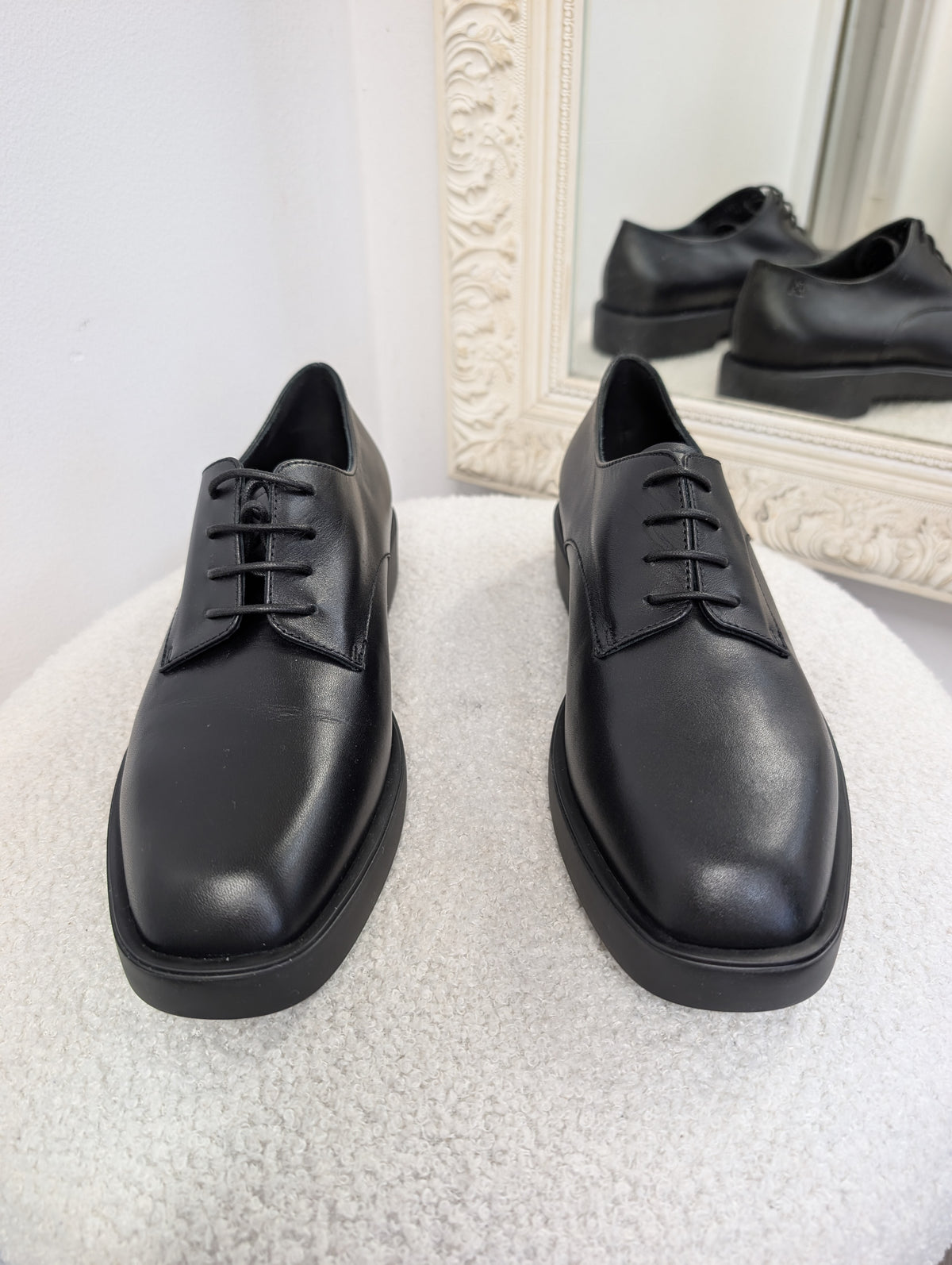 Emporio Armani Lace Up Derby Shoes. Size 38.