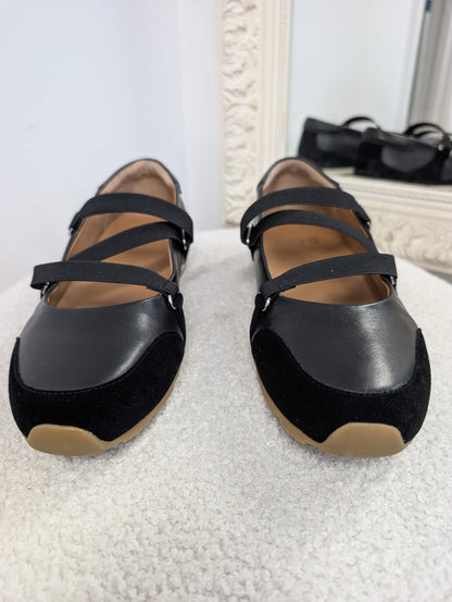 EOS Jasarae Sneakerina. Size 39.