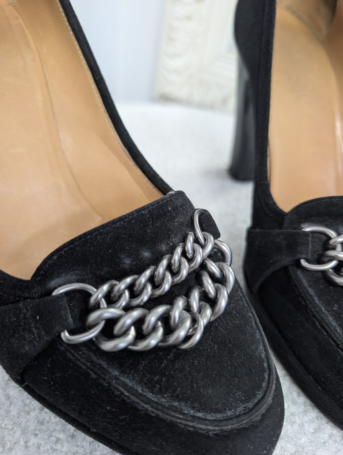 Hermes Chaine Chaussures Block Heel Pumps. Size 39.