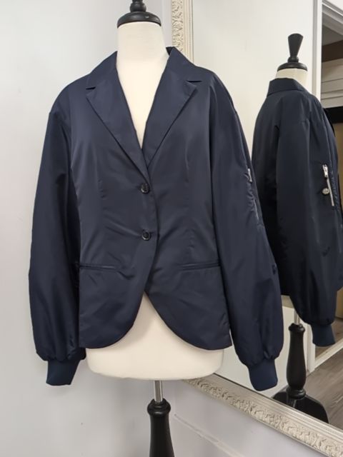 Baum Und Pferdgarten Navy Puffer Jacket. Size 10.